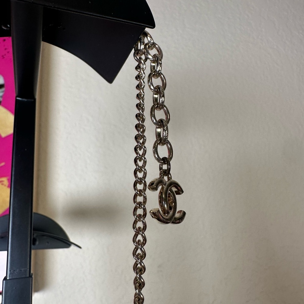 Authentic CHANEL Hotel Pink Heart and Logo Tag Charm Necklace - Picture 7 of 7